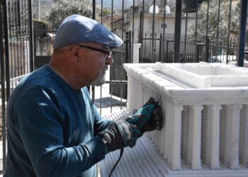 55 yıllık ustalıkla işlenen eser, Çanakkale’yi genç kuşaklara hissettirmek için sergileniyor ✨🪨