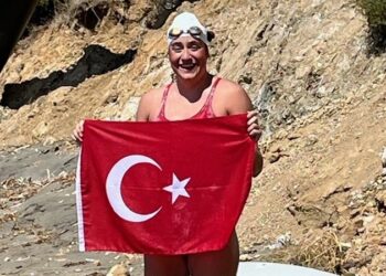 Genç Türk yüzücü okyanusların en zorlu parkurunda: Aysu Türkoğlu’nun sıradaki hedef Kaiwi Kanalı!