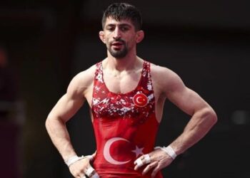 Kerem Kamal grekoromen stilde Avrupa şampiyonu oldu, Türkiye’ye ilk altın madalyayı kazandırdı 🥇🇹🇷