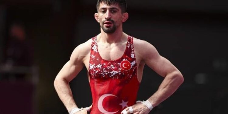 Kerem Kamal grekoromen stilde Avrupa şampiyonu oldu, Türkiye’ye ilk altın madalyayı kazandırdı 🥇🇹🇷