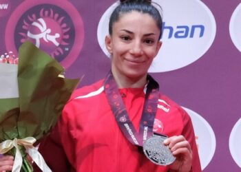 Buse Tosun’dan bronz, Evin ve Bediha’dan gümüş! Kadın güreşçilerimiz Avrupa’da parlıyor 🌟🥋