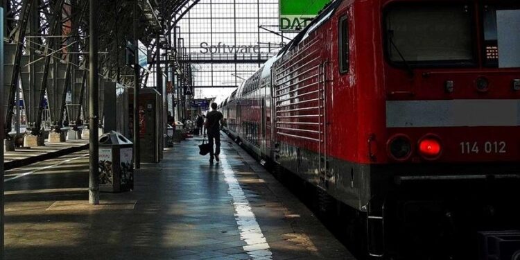 Avrupa’yı keşfetmek isteyen gençlere müjde: AB 36 bin ücretsiz tren bileti dağıtıyor 🚆✨