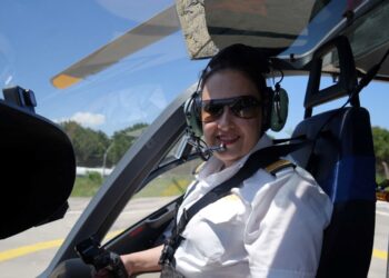 Türkiye’nin tek kadın ambulans helikopter pilotu Samsun’dan hayat taşıyor! Müge Demiralın Ay, göklere umut saçıyor 🚁🇹🇷