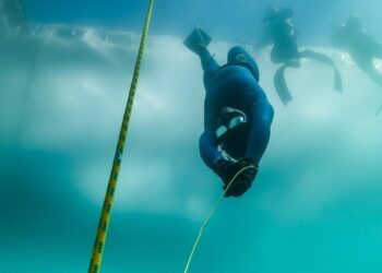 Şahika Ercümen’den Baykal Gölü’nde Rekor Dalış! 💙🌍