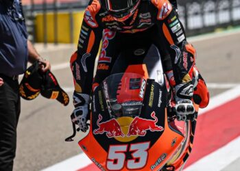 Moto2 Tarihinin En Yakın Finişiyle Deniz Öncü Zafere Ulaştı: İspanya’da Türk Bayrağını Dalgalandırdı! 🇹🇷🥇