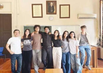 Cağaloğlu Anadolu Lisesi öğrencileri Avrupa’da zirvede: CERN’de bilimsel bir ilke imza atıyorlar! 🌟🔭