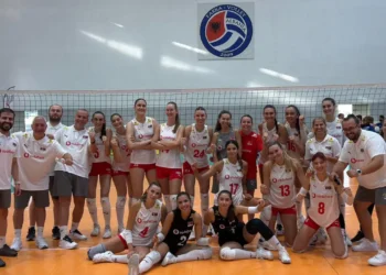 Voleybol’un geleceği emin ellerde: Genç Sultanlar, Balkanlar’da namağlup şampiyon! 🌟🇹🇷