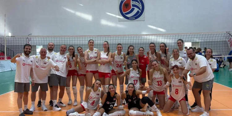 Voleybol’un geleceği emin ellerde: Genç Sultanlar, Balkanlar’da namağlup şampiyon! 🌟🇹🇷