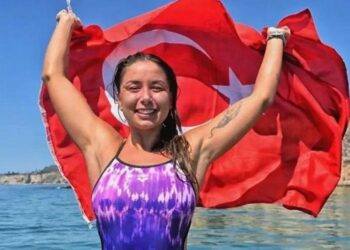 Bengisu Avcı rekorlara doymuyor! Başarılı sporcu Ocean’s 7’yi tamamlayan ilk Türk unvanını kazandı 🥇🏊♀️
