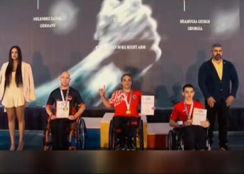 Türkiye’nin gururu: Akın Demir, Avrupa Bilek Güreşi Şampiyonası’nda çifte şampiyonluk kazandı 🎉👏