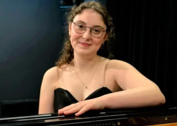 17 yaşındaki piyanist Ecem Taçalan, uluslararası alanda kazandığı 22 ödülle Türkiye’nin gururu oldu 🏆🌟