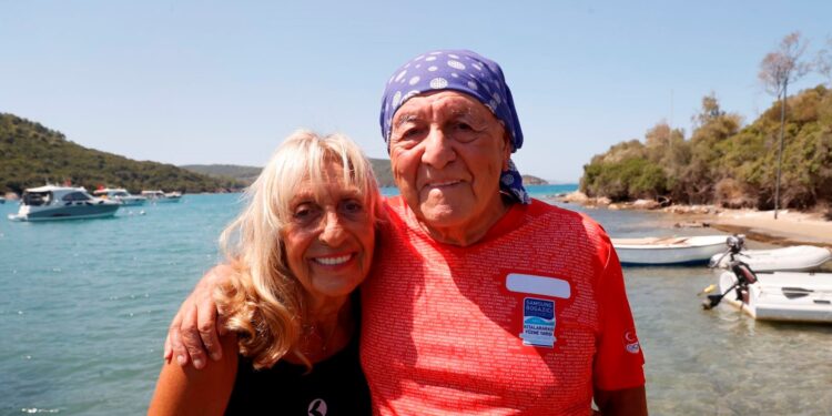 Yaşlılıkta spor mümkün! Sami ve Sevil Gemicioğlu çifti, onlarca madalyayla gençlere örnek oluyor 🏆👏🏻