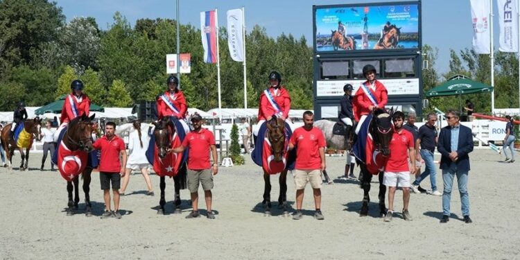 Türk biniciler Balkan Şampiyonası’na damga vurdu, 3 kategoride altın madalya kazandık 🇹🇷🏅