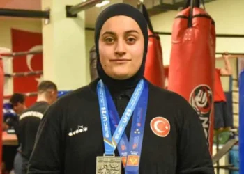 Şeyma Düztaş dünya üçüncüsü oldu! Milli sporcudan tarihi başarı, bronz madalya geldi 🇹🇷🥊