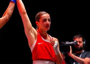 Türk boksu zirveye oynuyor! Buse Naz Çakıroğlu, dördüncü kez dünya şampiyonluğu için ringde 🥊💫