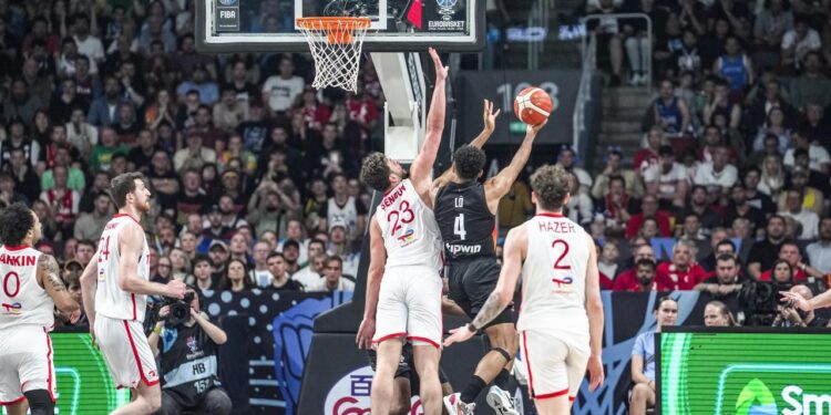 Finalde yüreğini ortaya koyan 12 Dev Adam, Avrupa’nın ikincisi olarak tarih yazdı 🇹🇷👏