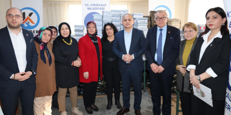 Kırıkkale’de Dayanışma Seferberliği: “Çocuklar Üşümesin” Etkinliğiyle Yüzlerce Çocuk Yeni Kışlıklarına Kavuştu