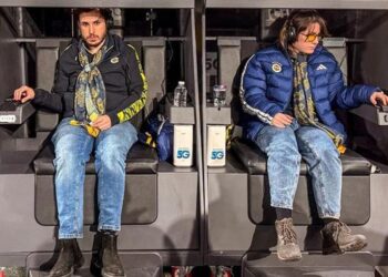 Stadyumlarda Engel Kalmıyor: 5G Teknolojisiyle Görme Engelli Taraftarlar Maç Heyecanını Anlık Hissediyor. 💫